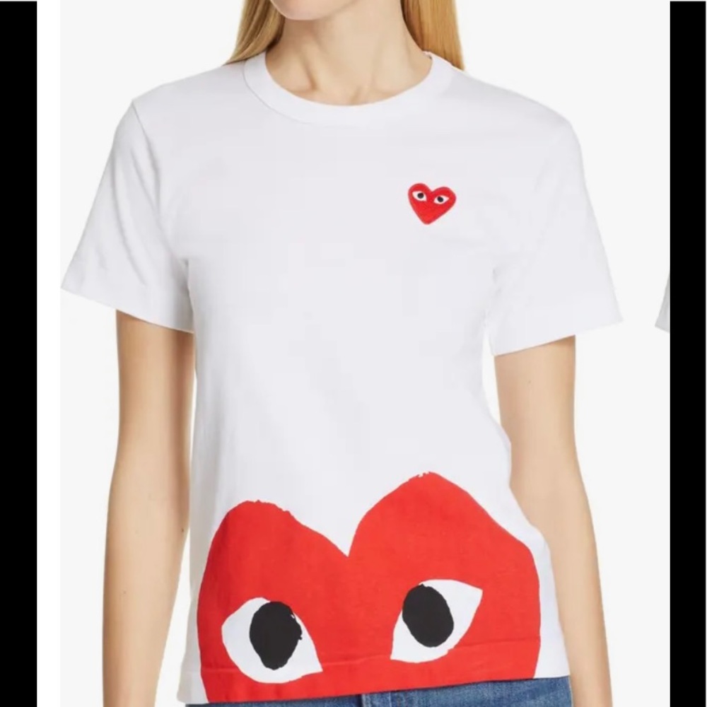 Comme des Garscons Play white tee with Peeking Heart/Embroidered Heart Med